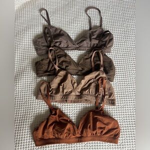 SKIMS Fits Everybody Crossover Bralette